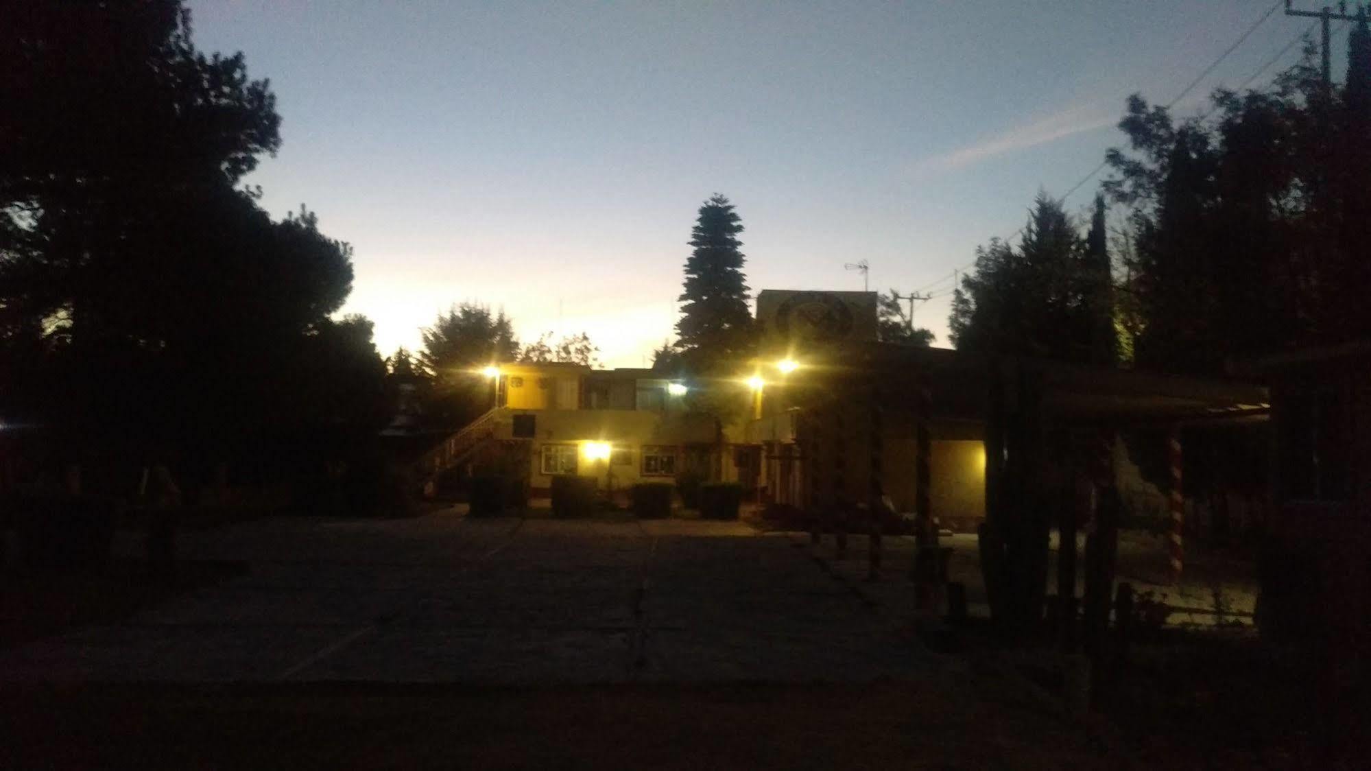 Hotel Ayenda Mesón del Río Tepotzotlan Exterior foto